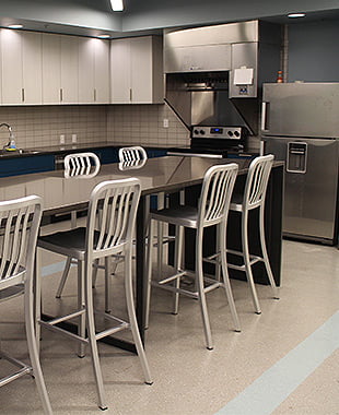 Picture of the kitchen in Bronc Hall.