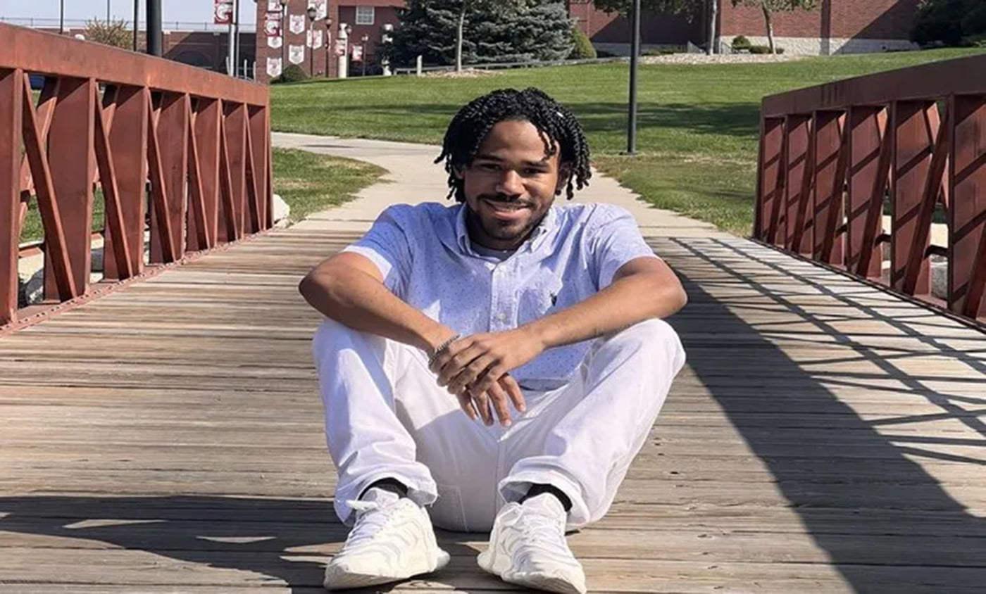 KyleCollins_22a Sophomore Kyle Collins of Eleuthera, The Bahamas, on campus at Hastings College. (Photo from The Nassau Guardian.)