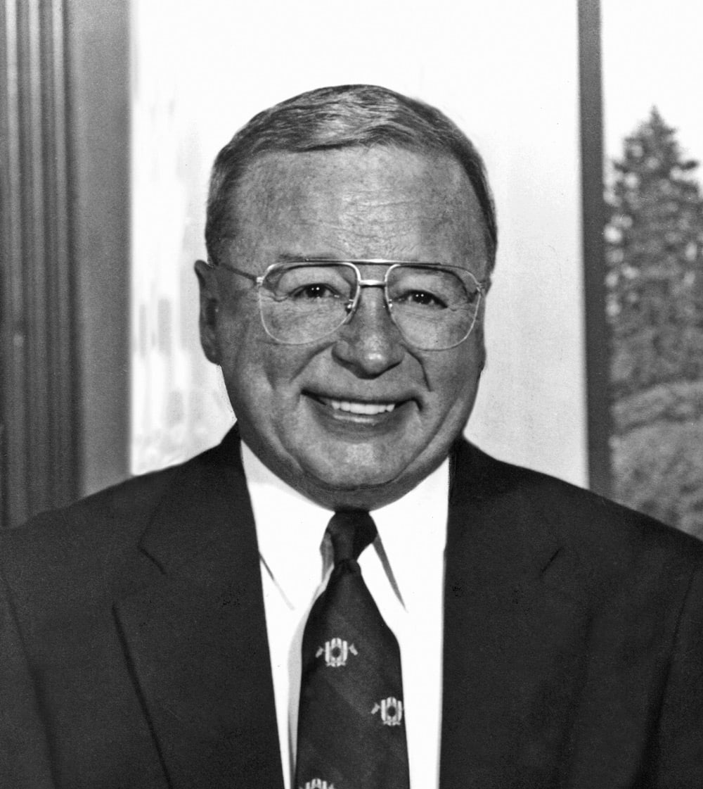 Dr. Thomas J. Reeves, former Hastings College President, passes away at