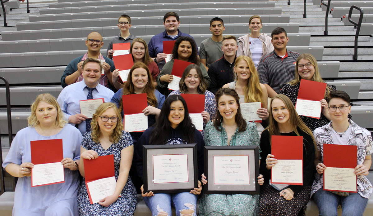 Hastings College announces 2021 Bronco Awards, Who's Who recipients - Hastings  College