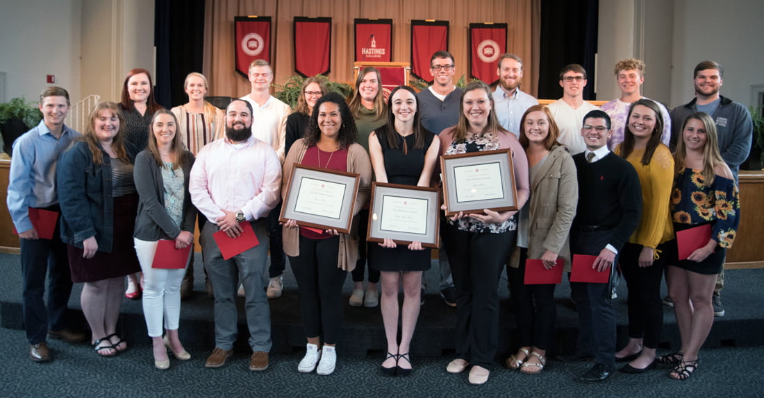 Photo of many students at award ceremony.